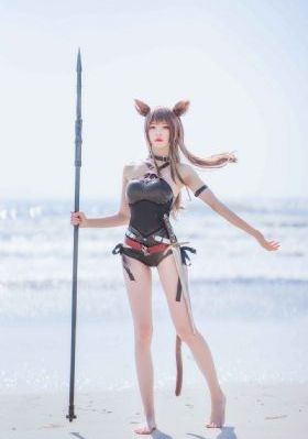 王祖贤被脱得精光三级_欧美电影在线